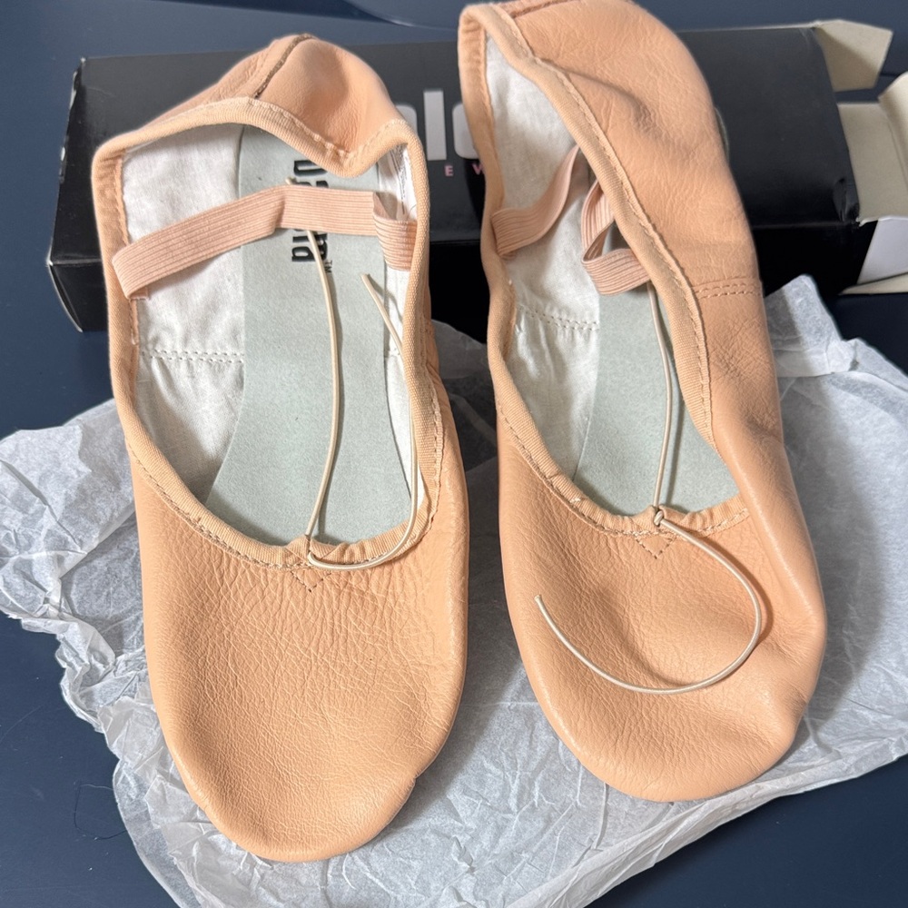 Balera ballet slippers Sz 9.5 AM
